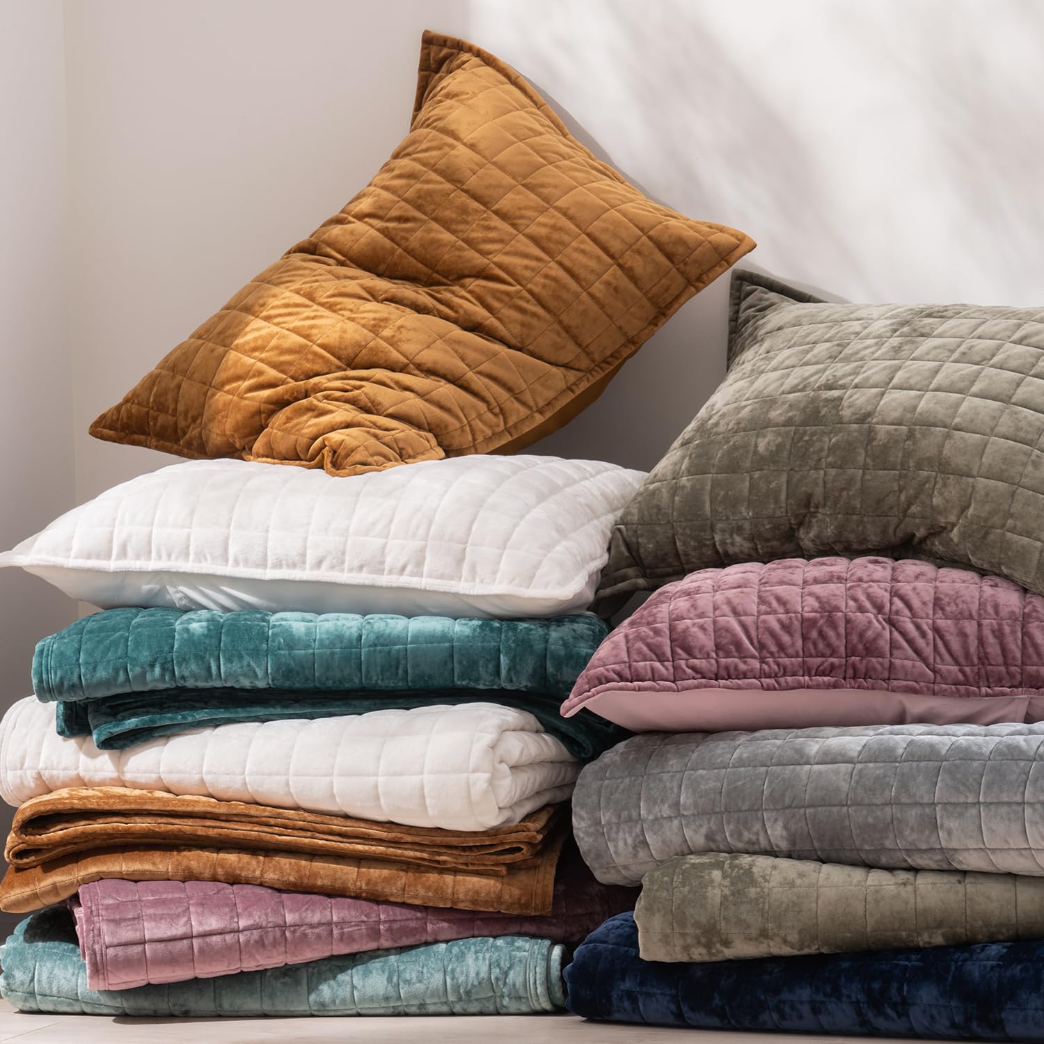 RECYCO easy-care velvet set machine-washable for effortless upkeep.