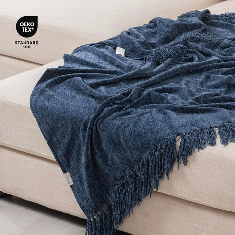 Gift-ready RECYCO blanket in blue with tassels