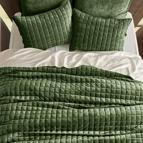 RECYCO Velvet Quilt texture reveals soft velveteen and rich color