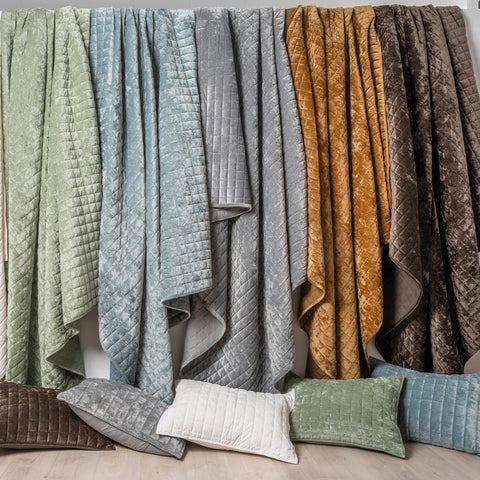 RECYCO machine-washable care label signals easy upkeep and long-lasting softness.