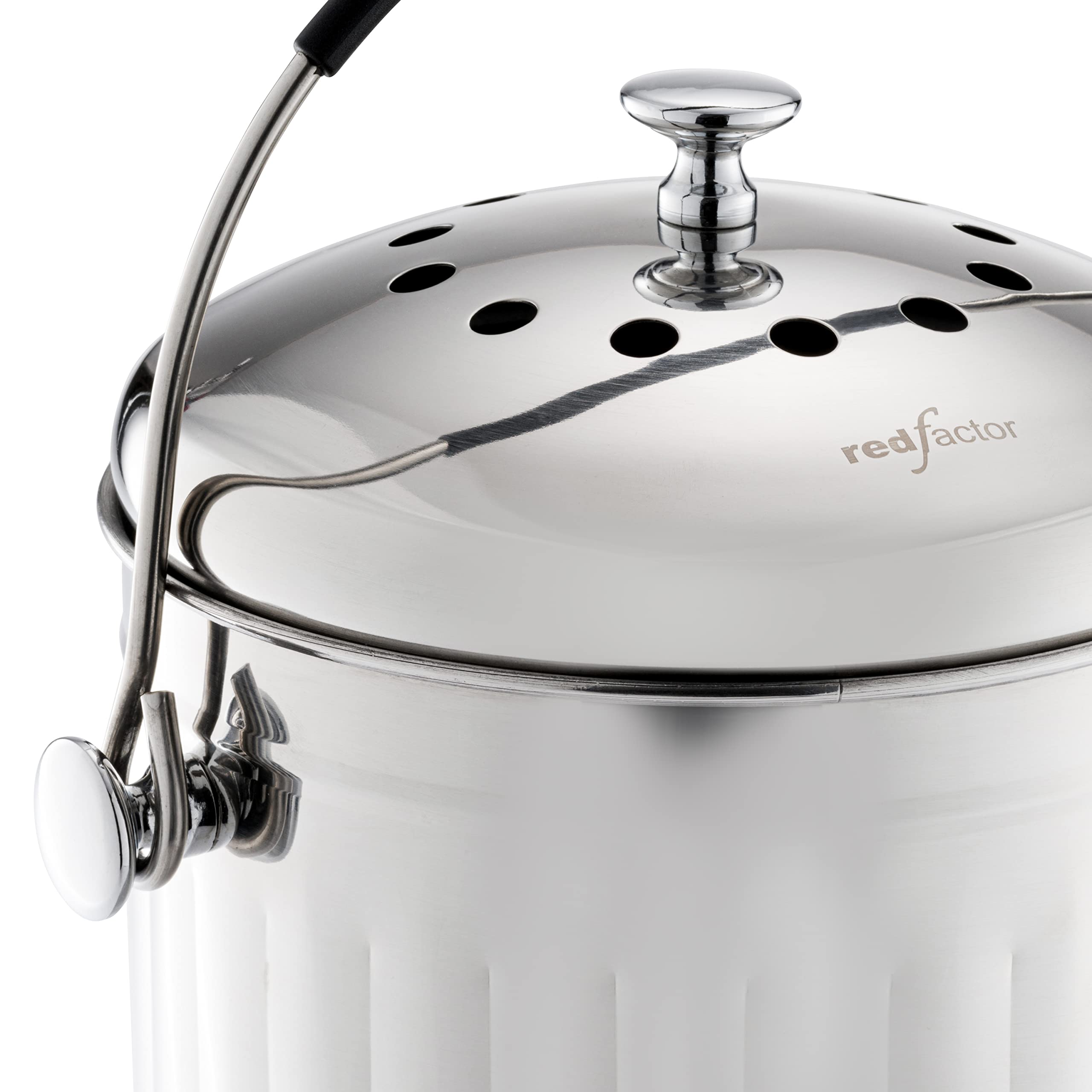 Red Factor dual-filter technology delivers odor control for a fresh kitchen.