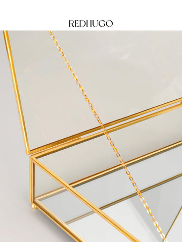 RedHUGO large glass box keeps watches and glasses neatly organized.