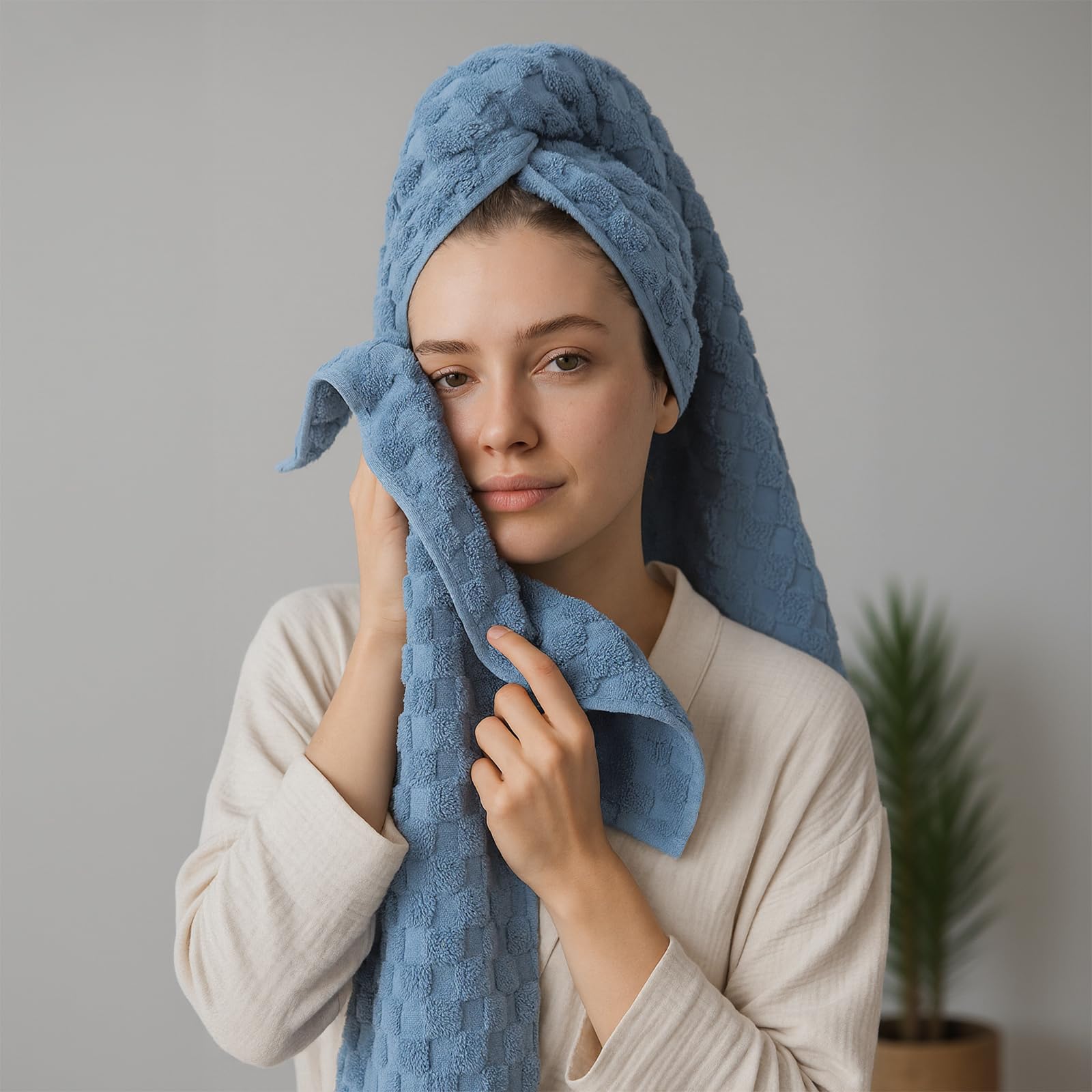 REDKISS blue towel suited for travel, gym, spa, and home routines.