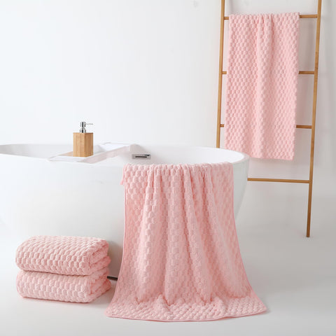 REDKISS ultra-soft microfiber towels suit all skin types.