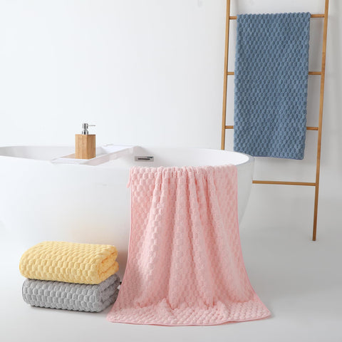 REDKISS waffle-texture towels offer high absorbency and fast drying.