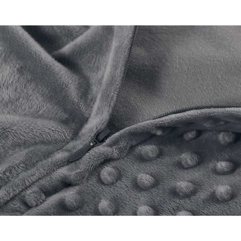 RelaxBlanket machine-washable duvet cover for simple care.