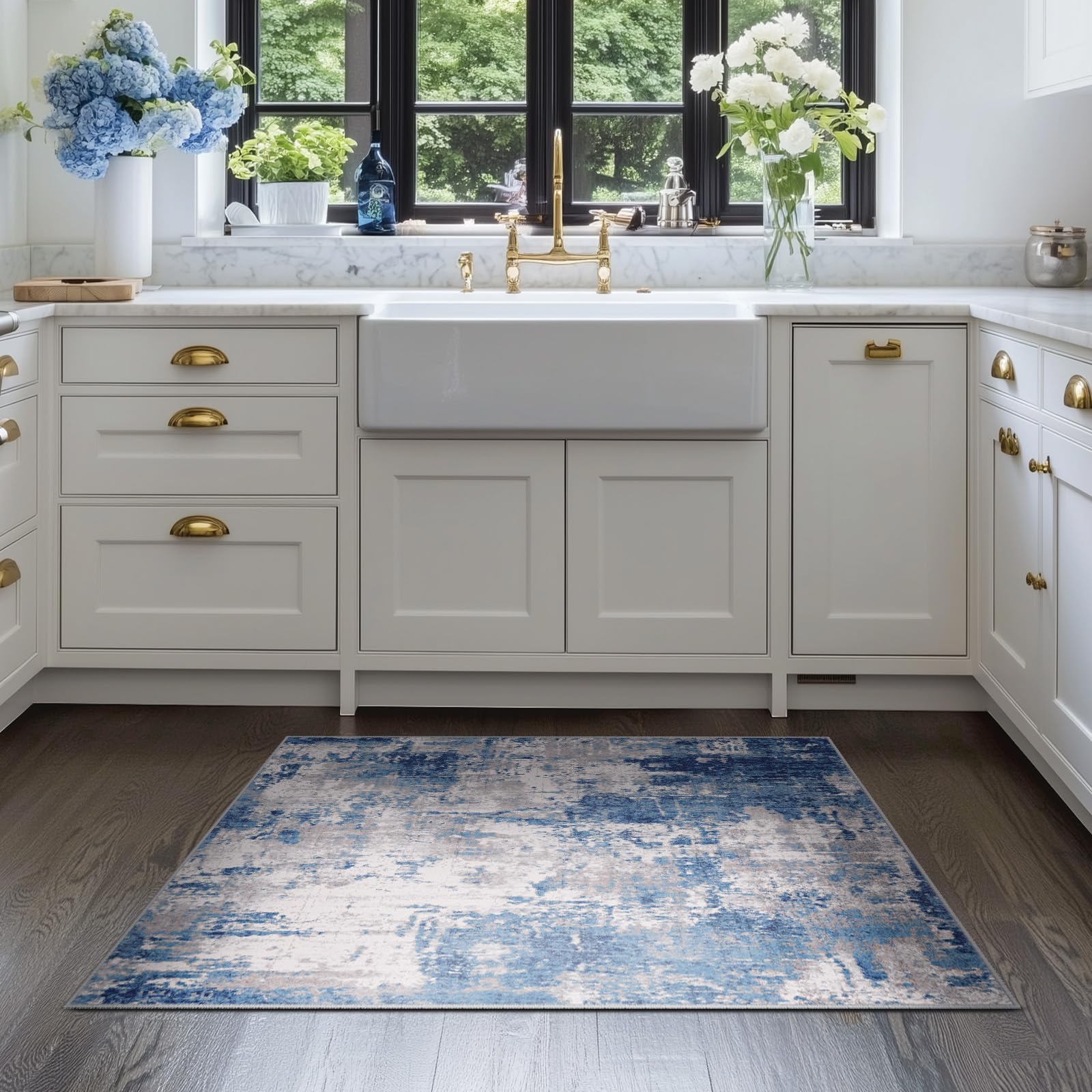 RELEANY thin-design rug folds easily for storage and quick cleaning.