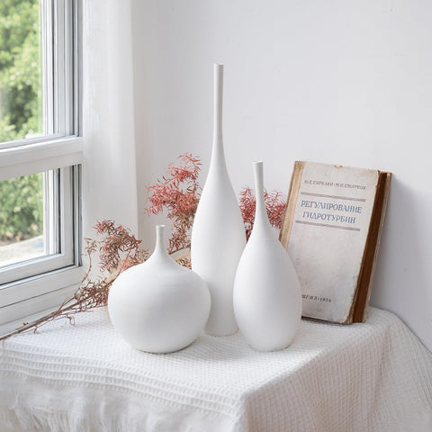Relexome vase dried flowers display brings boho warmth to a room.