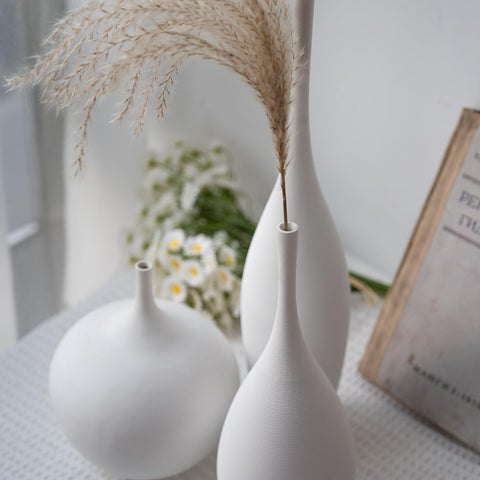 Relexome vase water arrangement works for water-filled centerpieces.