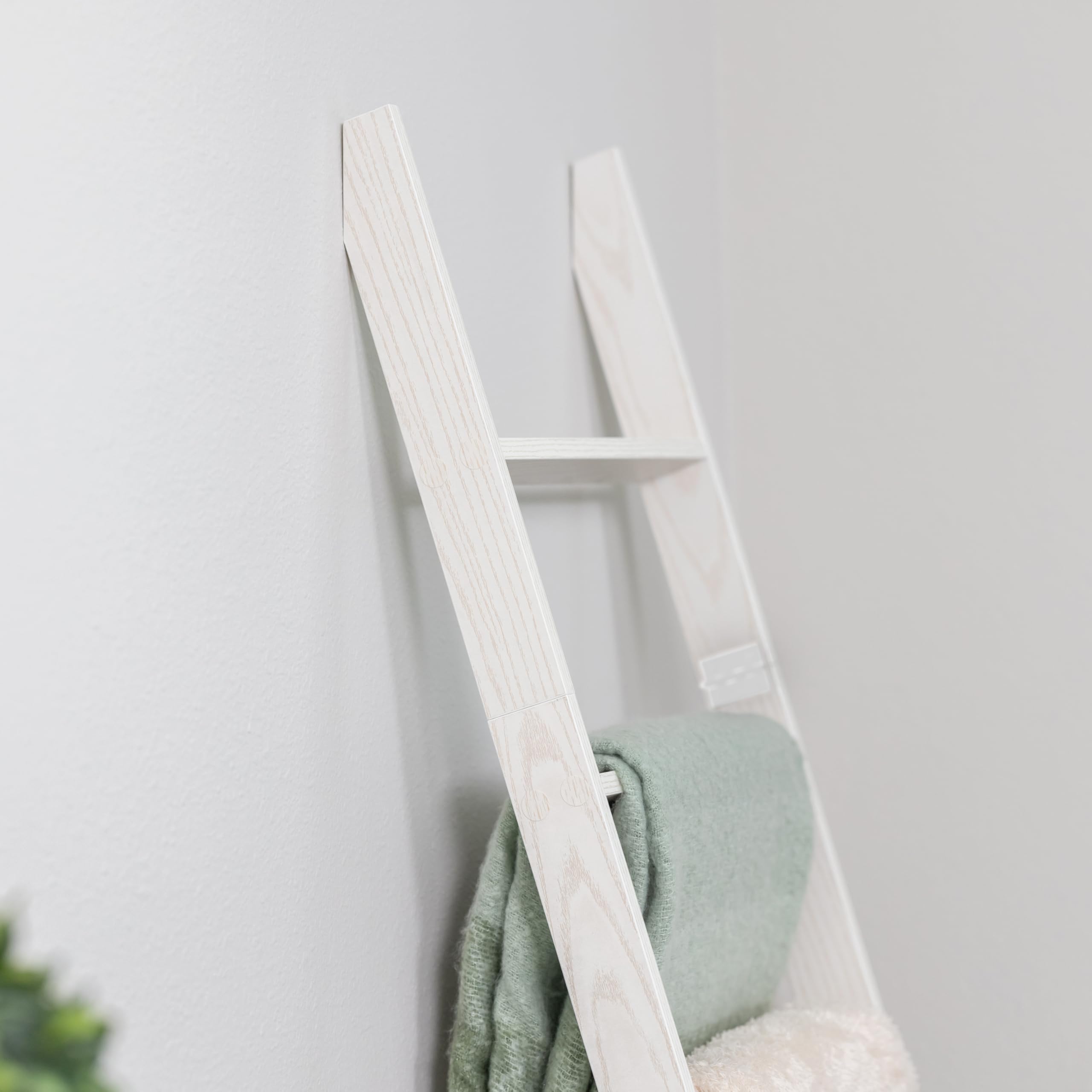 RELODECOR blanket ladder in white finish adds elegant decor and practical storage