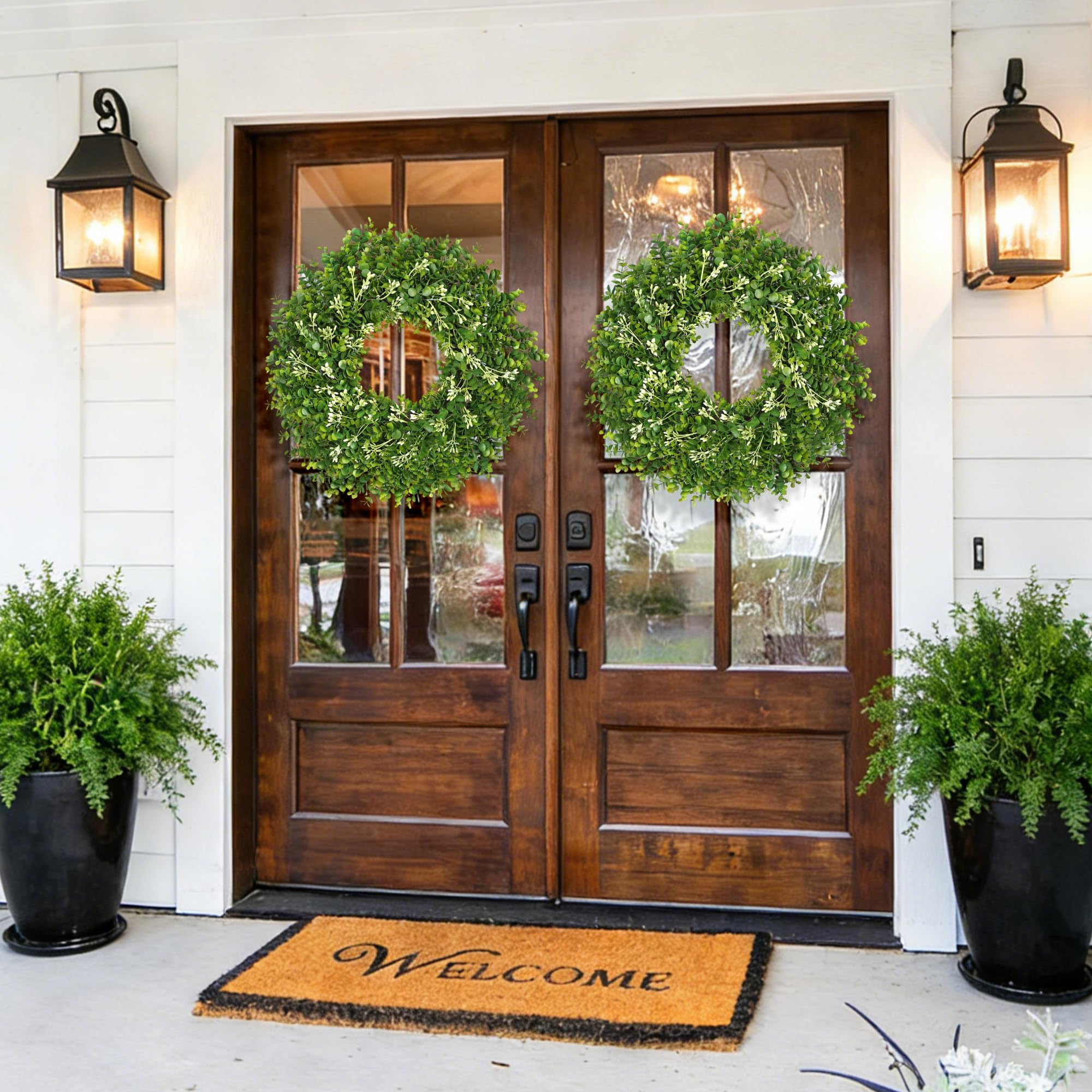 RHTRJ fully unfolded 26-inch wreath demonstrates substantial fullness