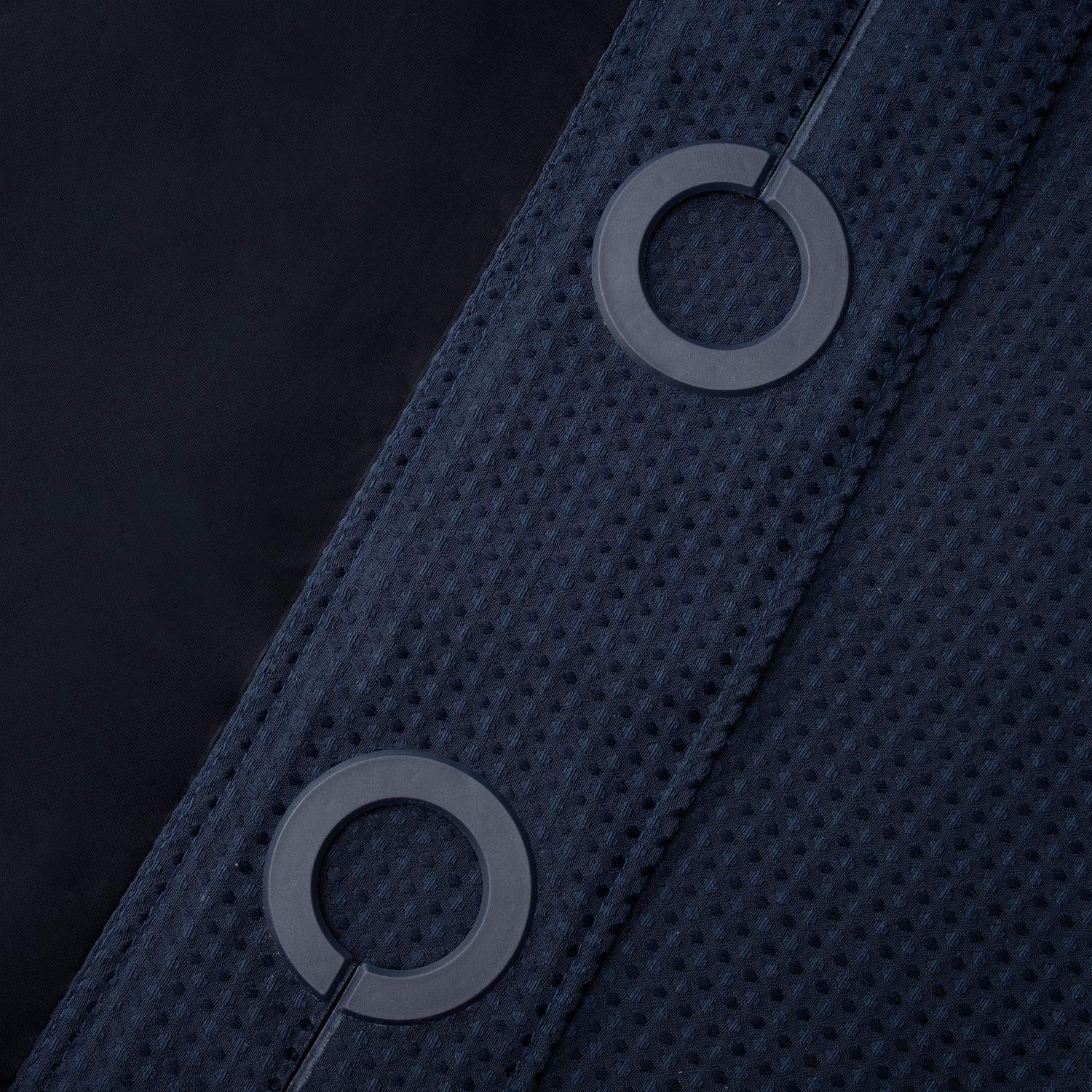 River Dream easy-hang design emphasizes quick setup with split rings.