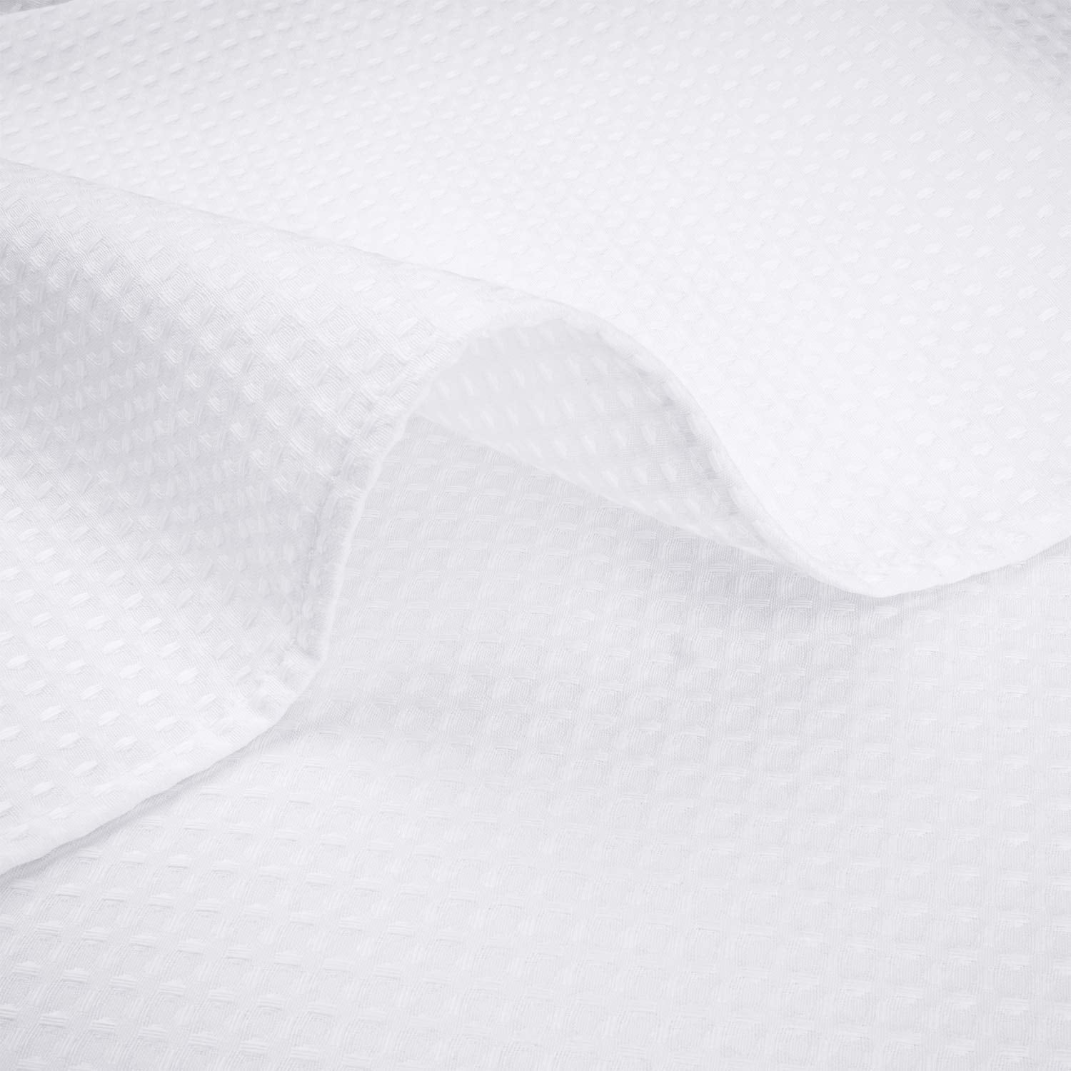 River Dream stall water-repellent coating helps keep the tub area cleaner.