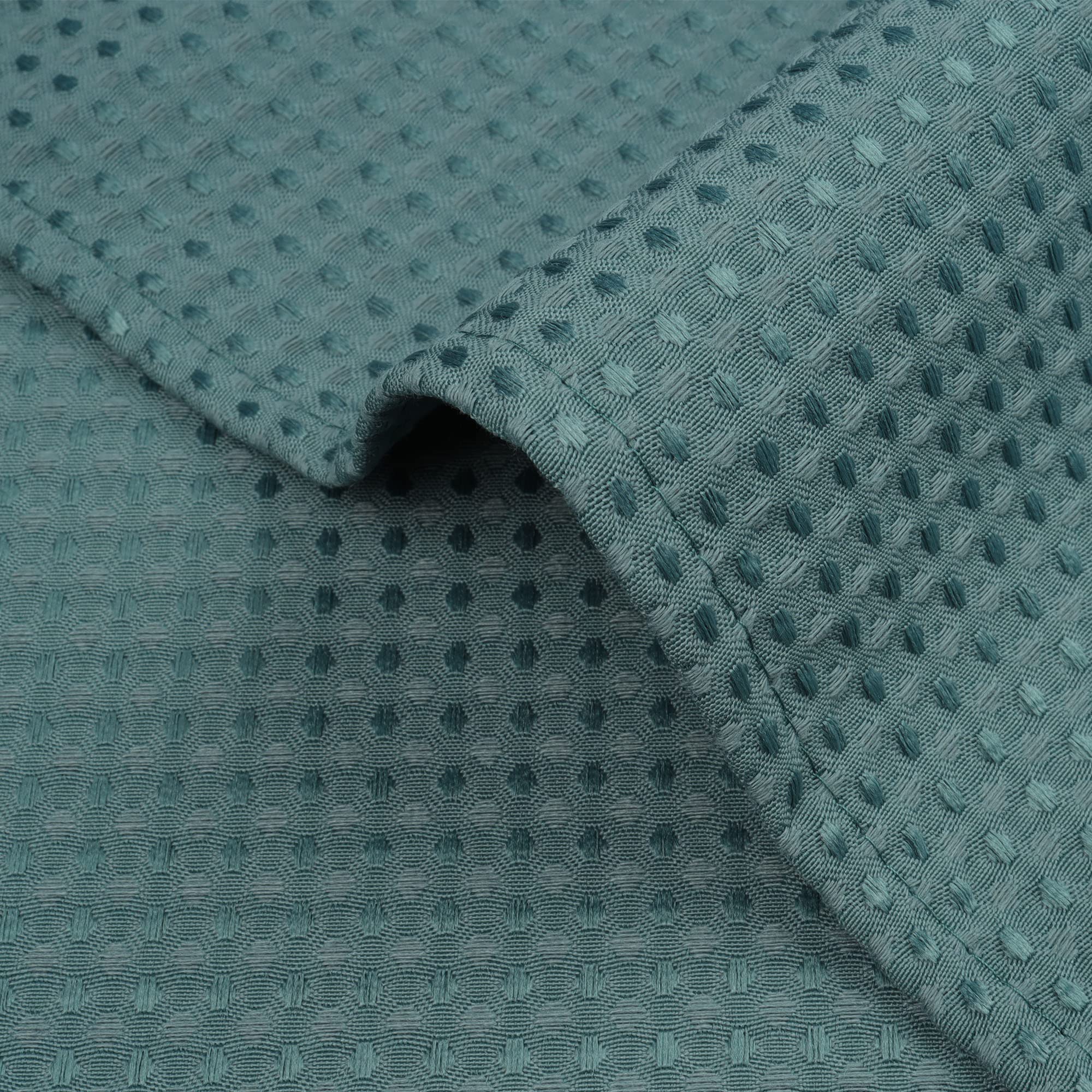 River Dream snap-in liner in teal helps prevent leaks and simplifies cleaning.