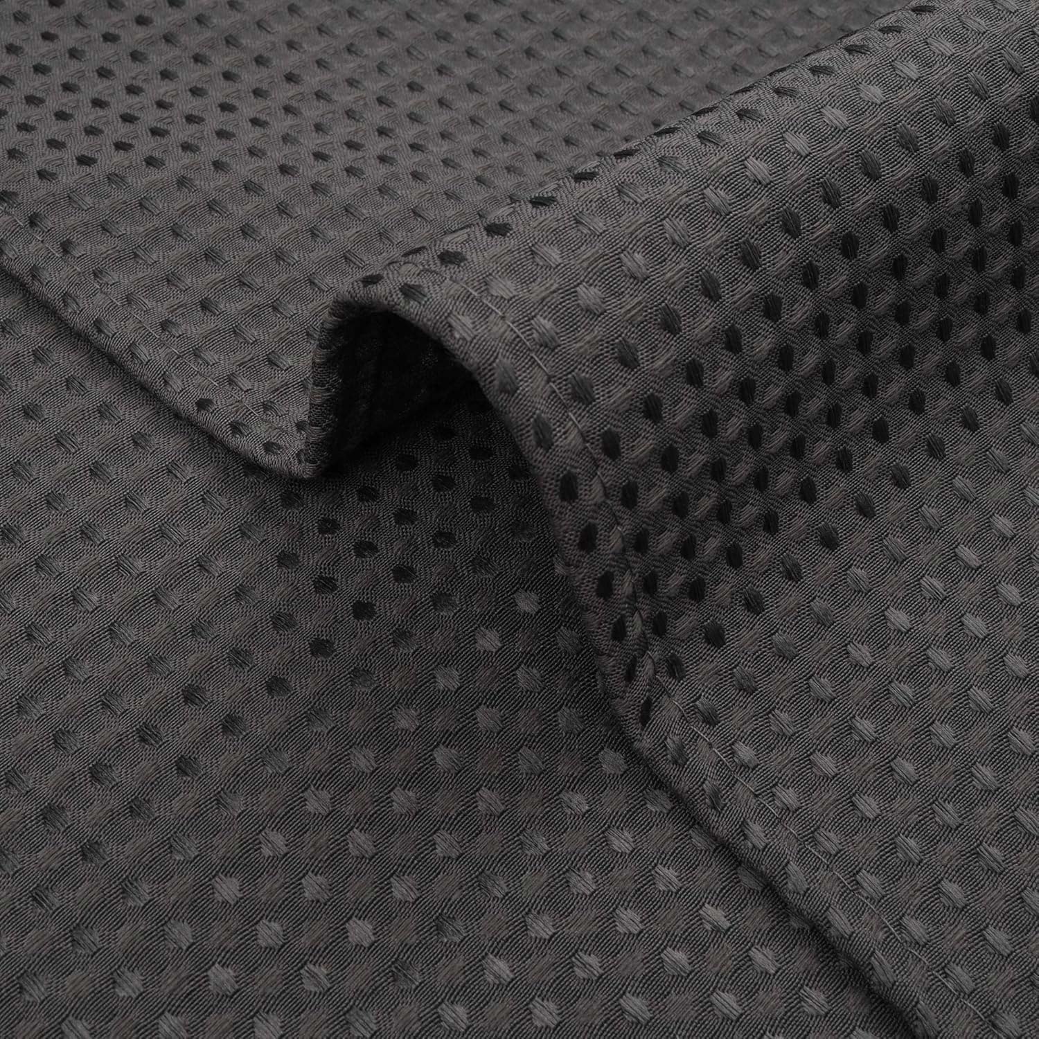 River Dream water-repellent finish helps keep the tub area dry.