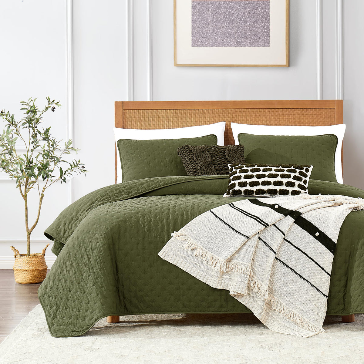 ROARINGWILD olive green cloud twin quilt close-up texture and softness
