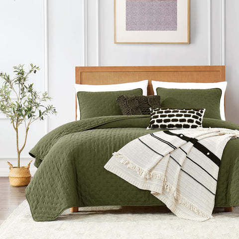 ROARINGWILD olive green cloud twin quilt close-up texture and softness