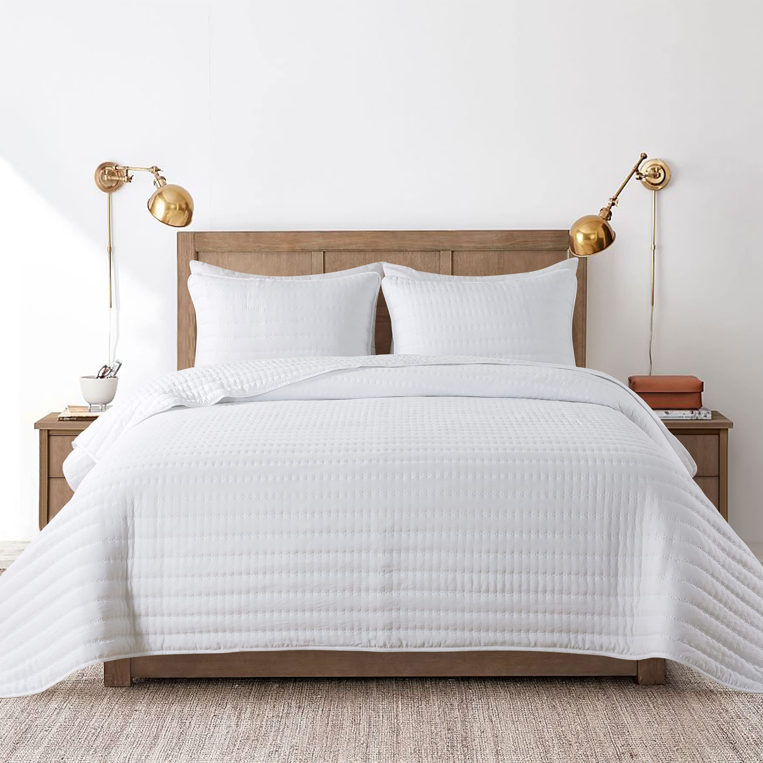 ROARINGWILD white king-size quilt pillow shams neatly paired with the quilt.
