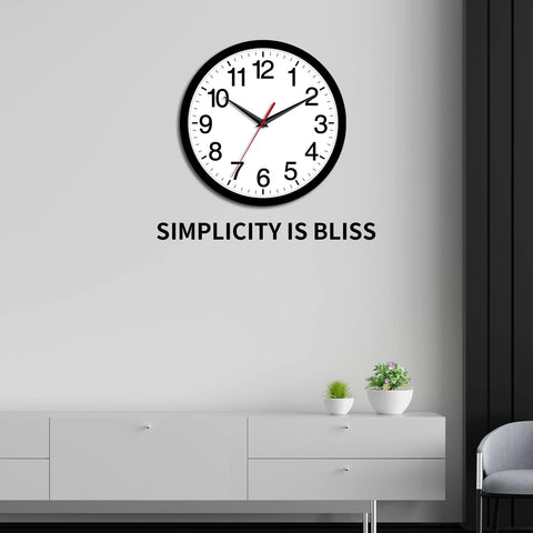 Rohioue black frame highlights a timeless, durable design.