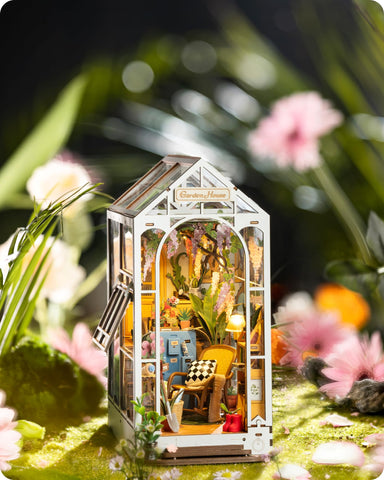 Rolife Christmas Garden House decor brings festive charm