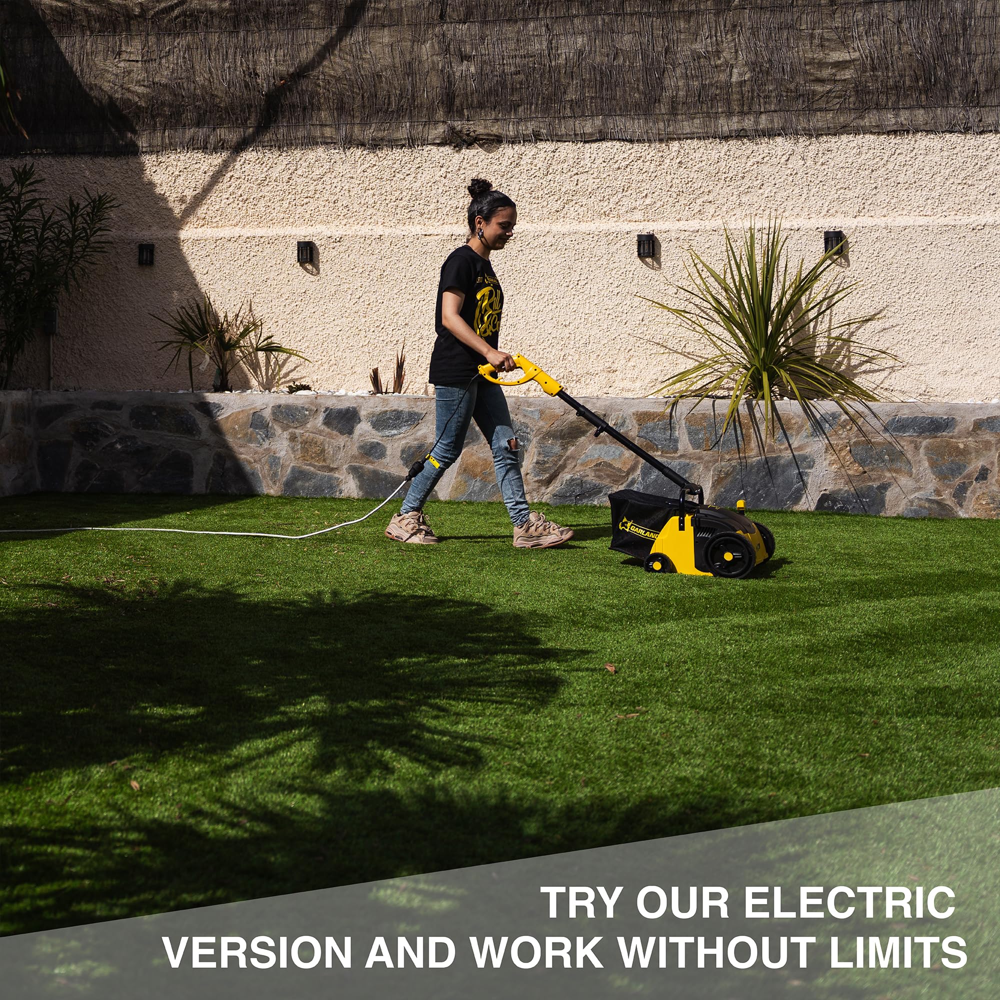 Roll & Comb 1400W motor powers consistent cleaning across medium-sized areas