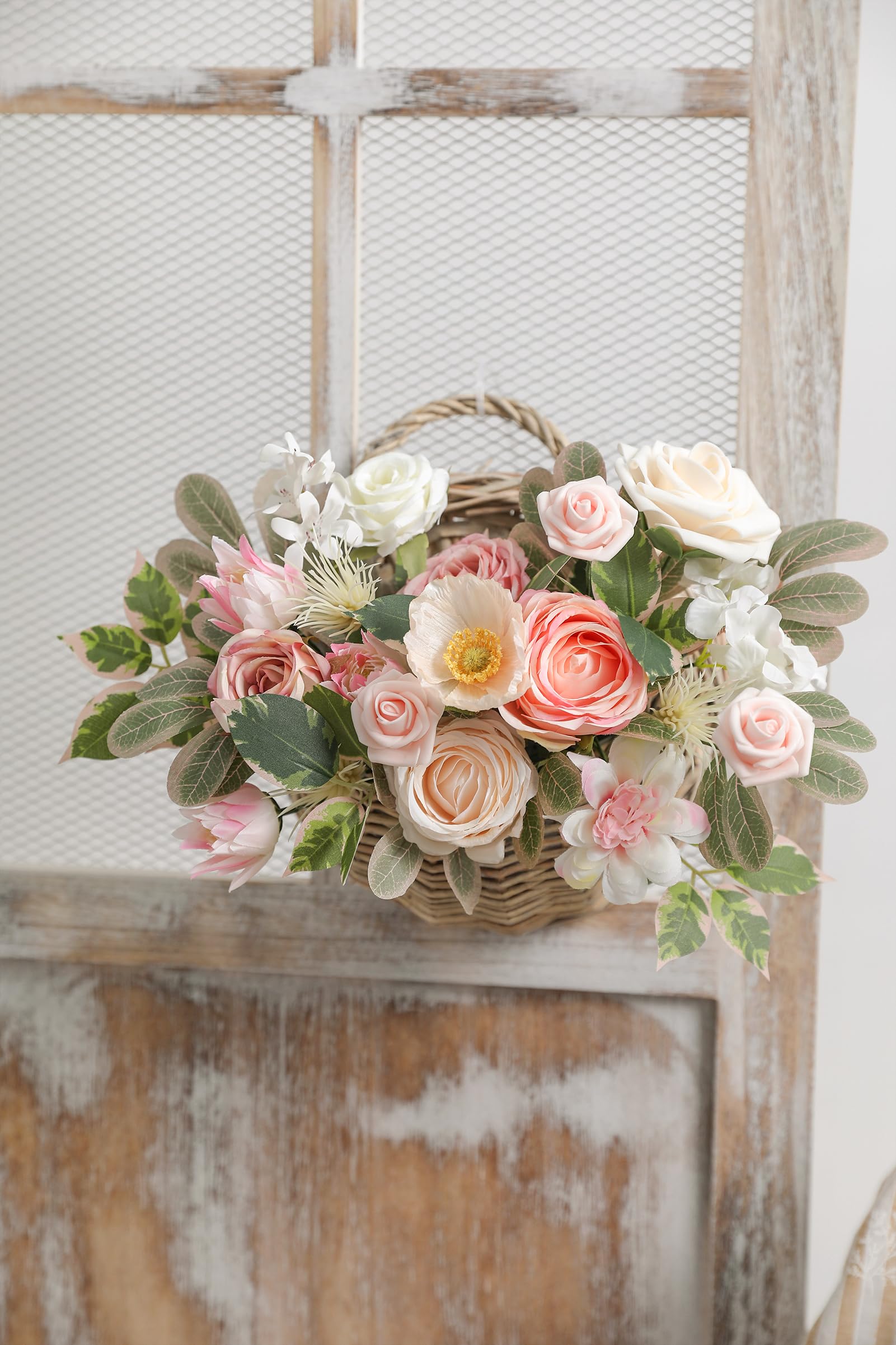 Rongflower bridesmaid bouquet ideas with vibrant pink accents