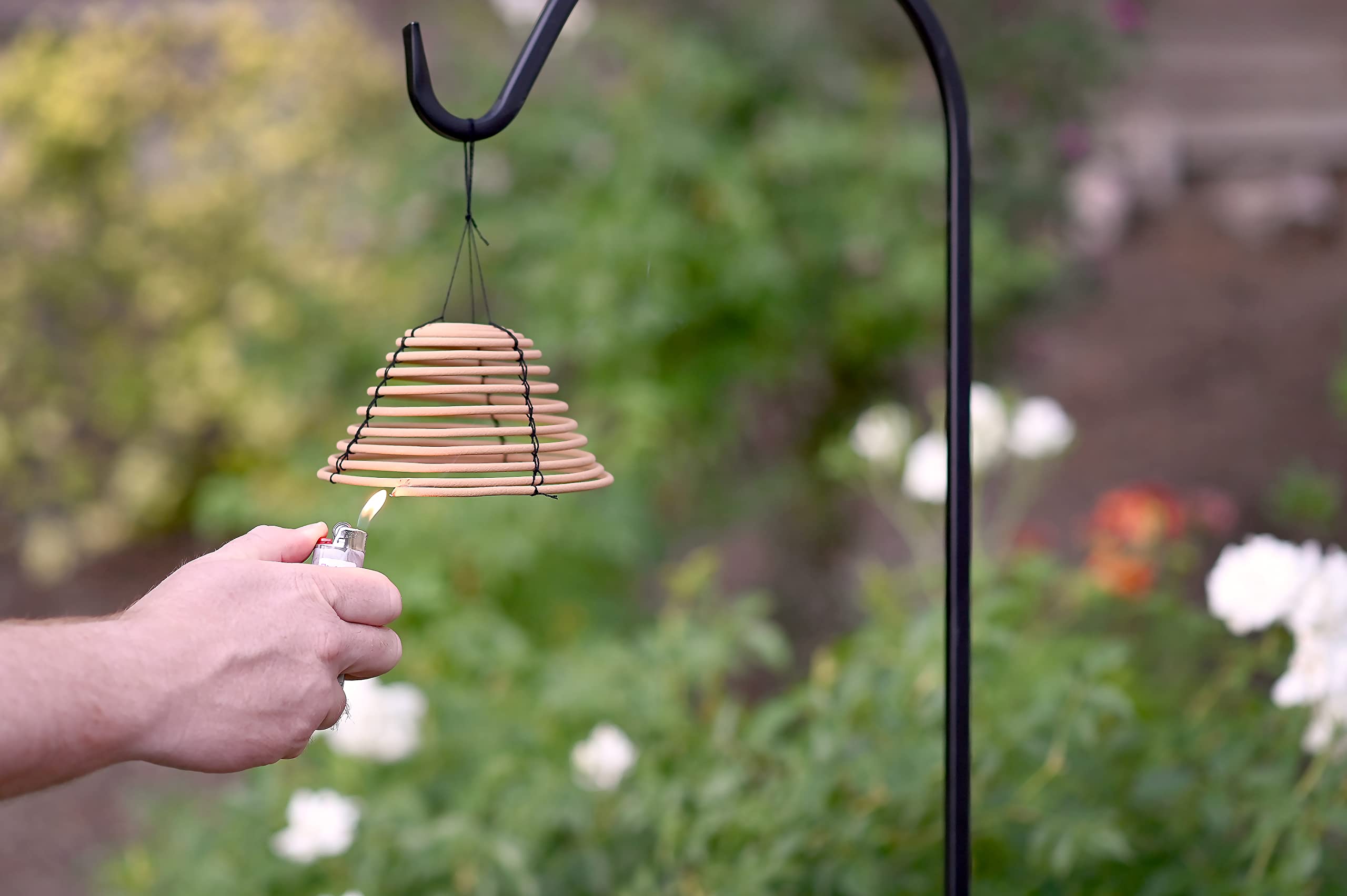 Rool citronella coil aroma delivers lasting fragrance across outdoor spaces.