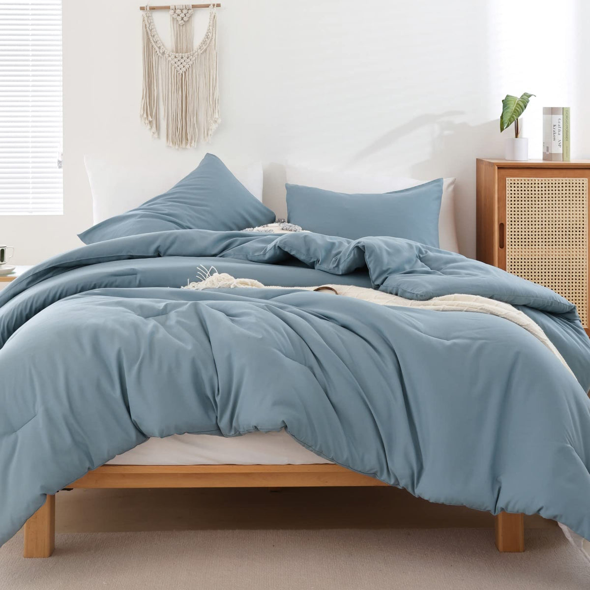 ROSGONIA dusty blue comforter queen main shows soft breathable warmth