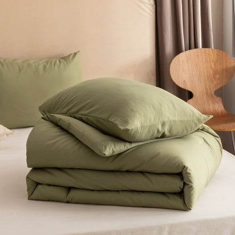 Machine-washable bedding makes busy homes easier to maintain.