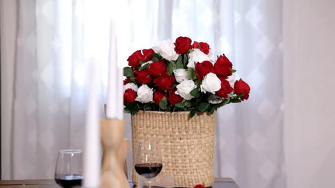 Rowfad dusting-friendly roses for easy upkeep.