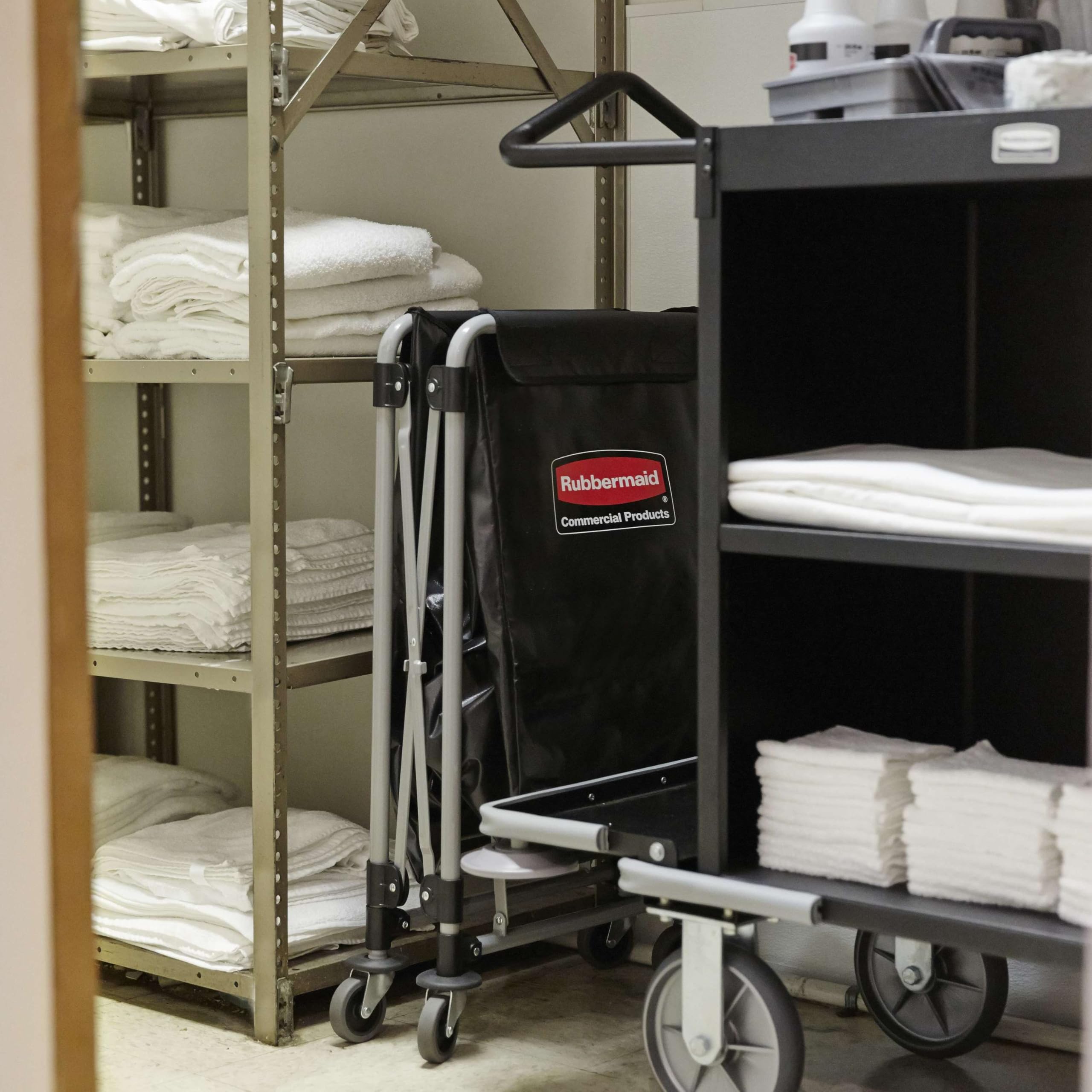 Rubbermaid Collapsible X Cart bumper guards protect walls during transport