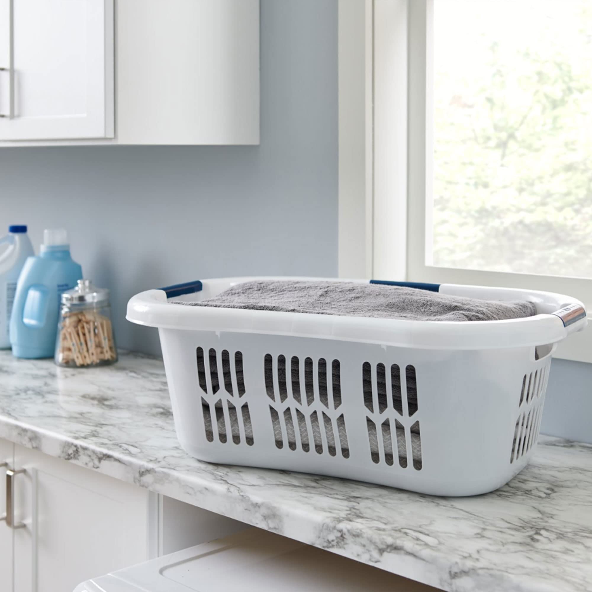 Rubbermaid XL Hip-Hugger with durable construction withstands daily laundry tasks