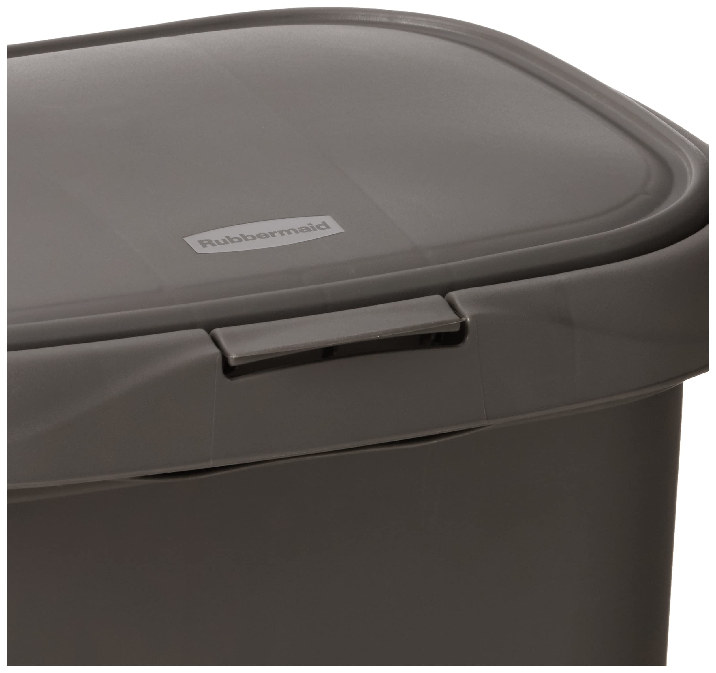 Rubbermaid 13-gallon trash bin with LinerLock wires keeps liners in place