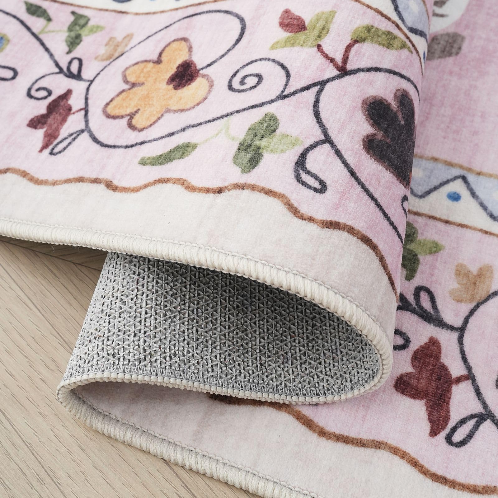 Rugcomf kid and pet-friendly rug withstands high traffic.