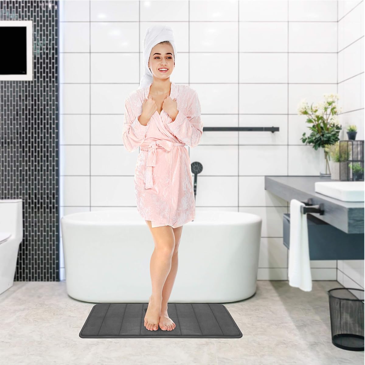 RUN HELIX grey bathroom rug 3-piece set layout ideal for full bathroom coverage