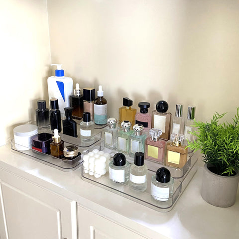 Rusnugic clear acrylic shelf stores spices in compact, mess-free kitchen organization.