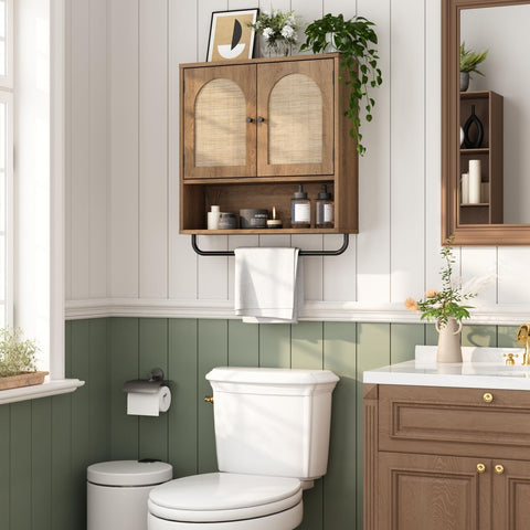 RUSTOWN adjustable interior shelf adapts to toiletries and towels.