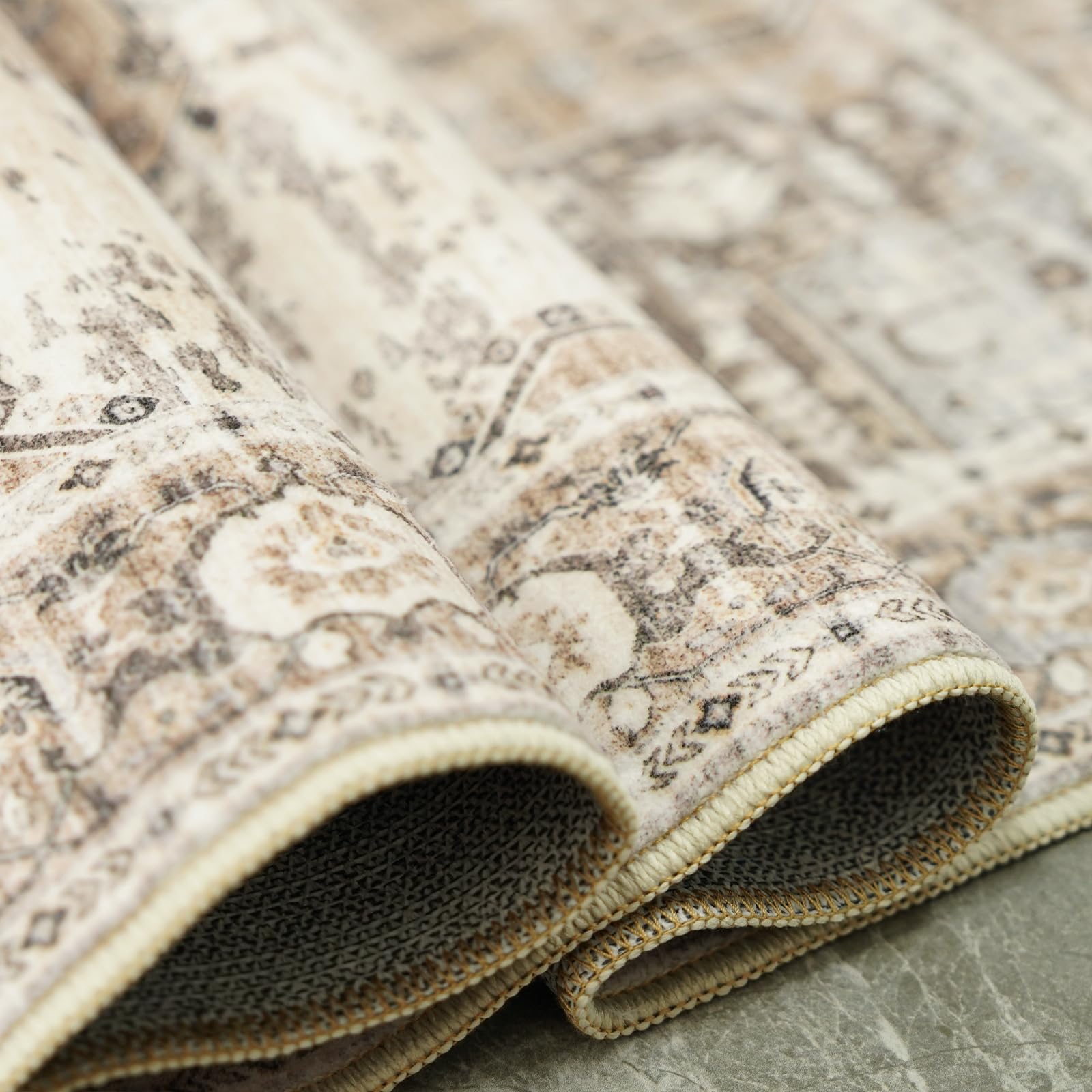 RUUGME durable materials withstand daily wear in high-traffic areas.