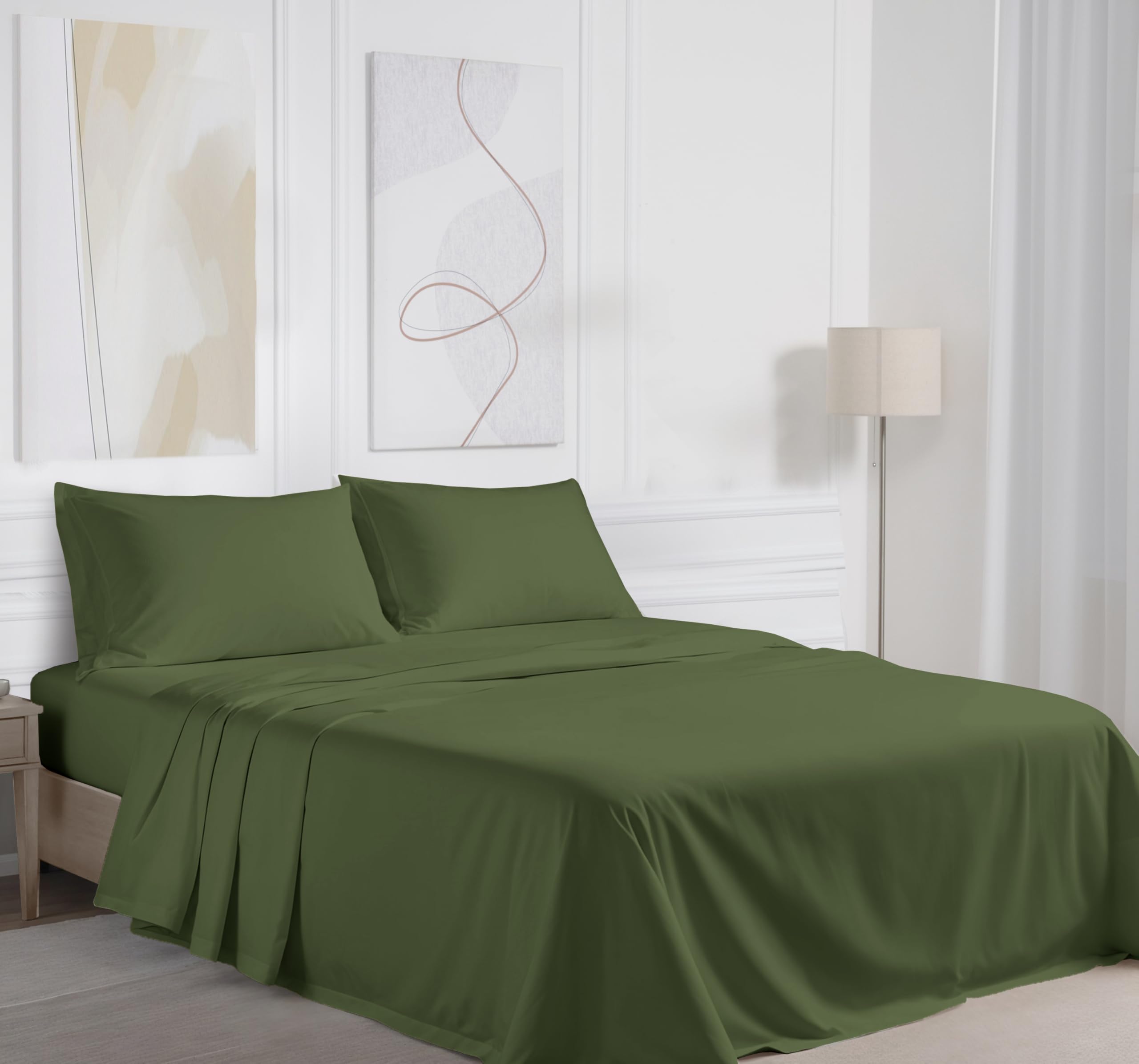 RUVANTI percale queen fitted sheet with a 16-inch pocket for secure fit.