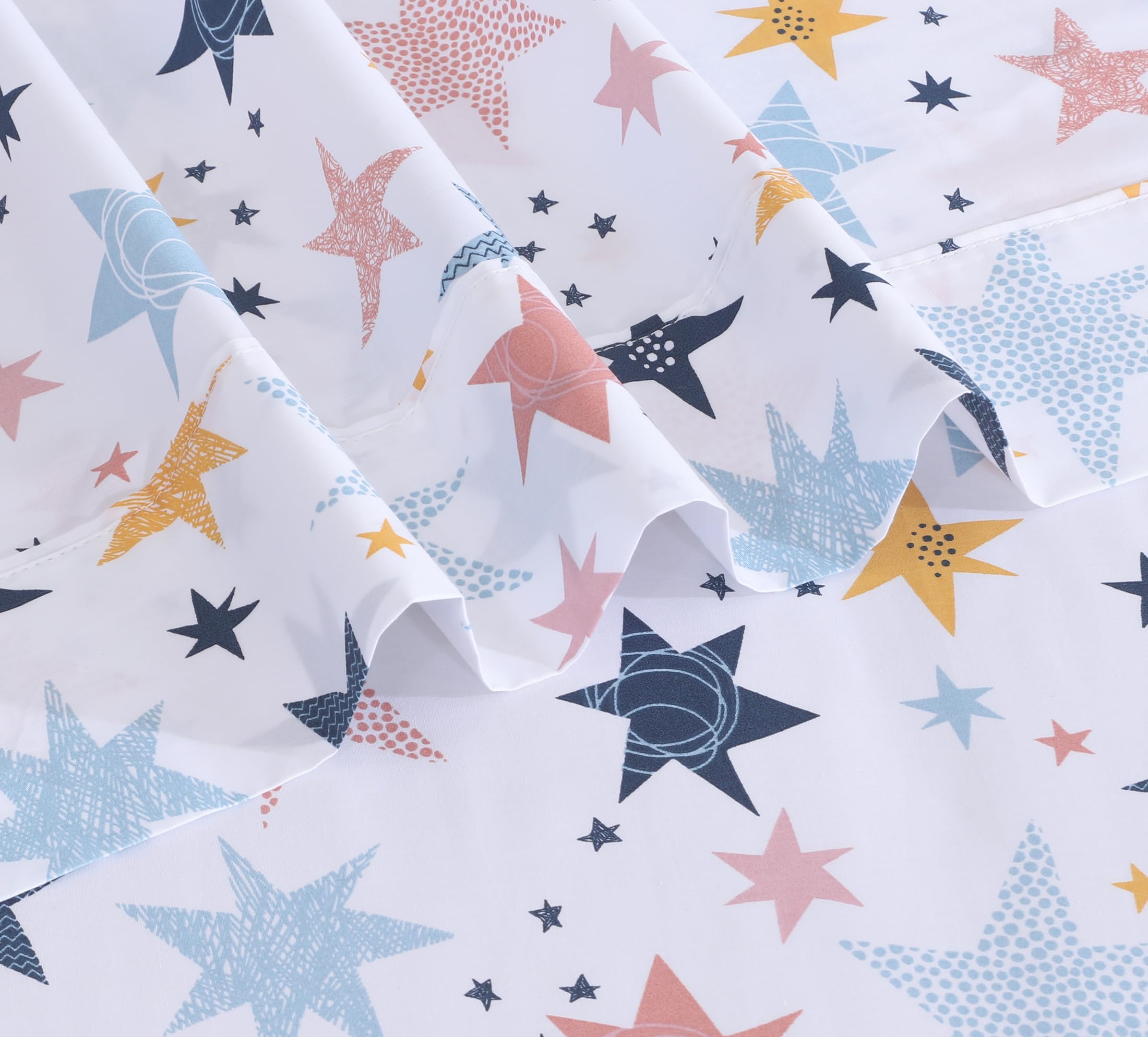 RUVANTI percale weave close-up reveals lightweight, breathable texture.