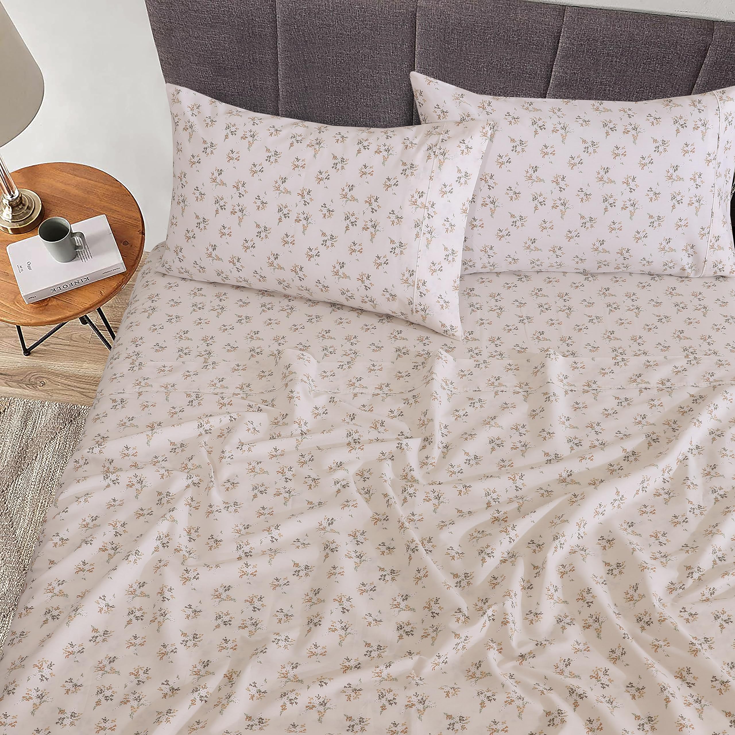 RUVANTI queen 4-piece set laid out for easy bed setup.