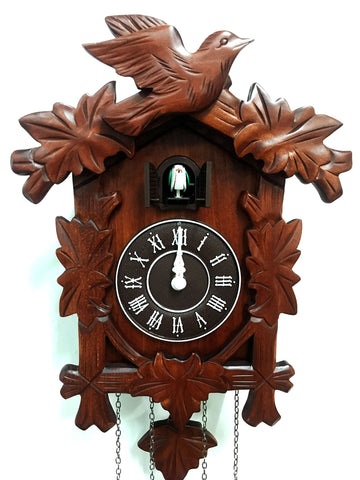 Rylai cuckoo clock wall mount showcases easy installation and versatile décor.