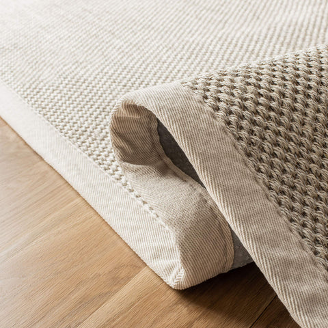 SAFAVIEH NF143C border detail adds a clean, finished look.