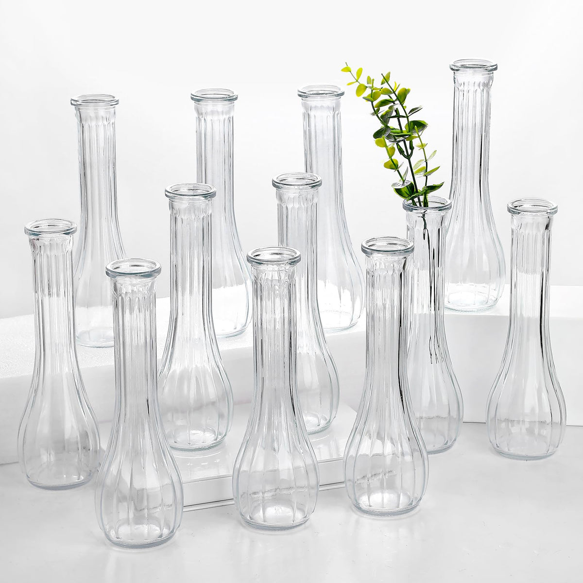 Saiguomi ribbed clear glass bud vases for elegant centerpieces.