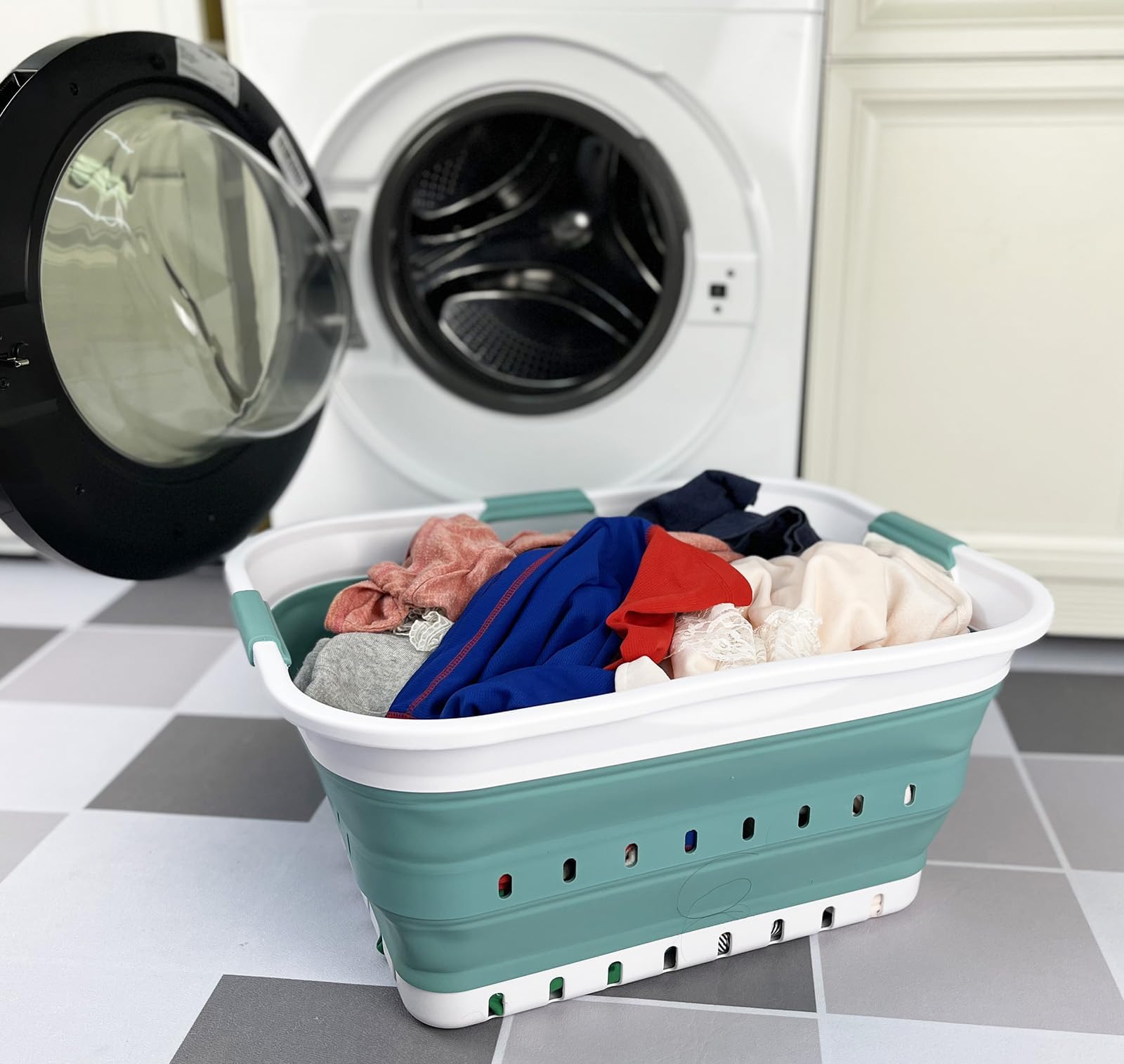 SAMMART 42L basket stores toys neatly to tidy playrooms.