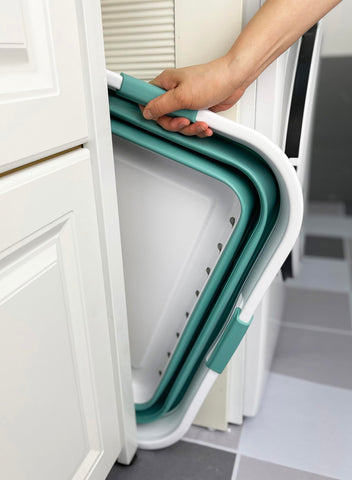 SAMMART 42L laundry basket handling a full load of clothes.