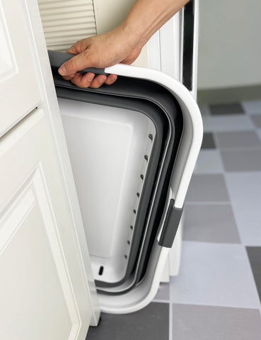 SAMMART comfort grip handles on 42L basket for easy carrying.