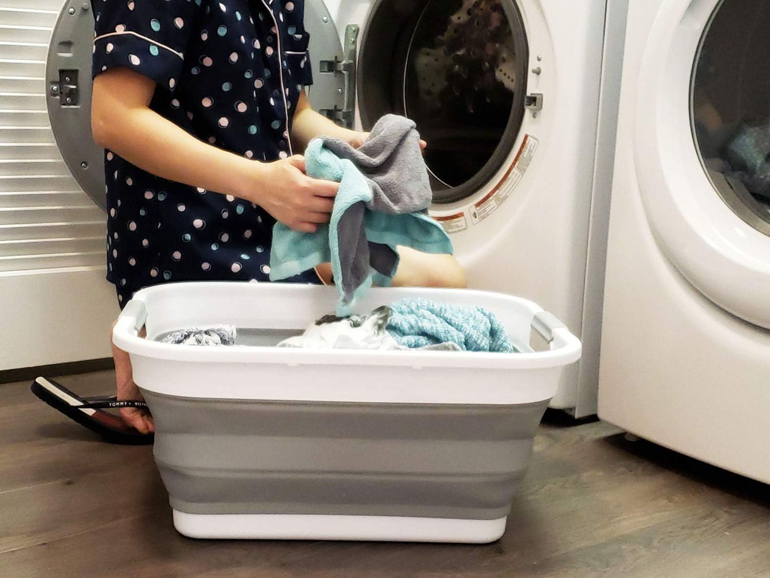 SAMMART pop-up foldable tub ready for quick setup