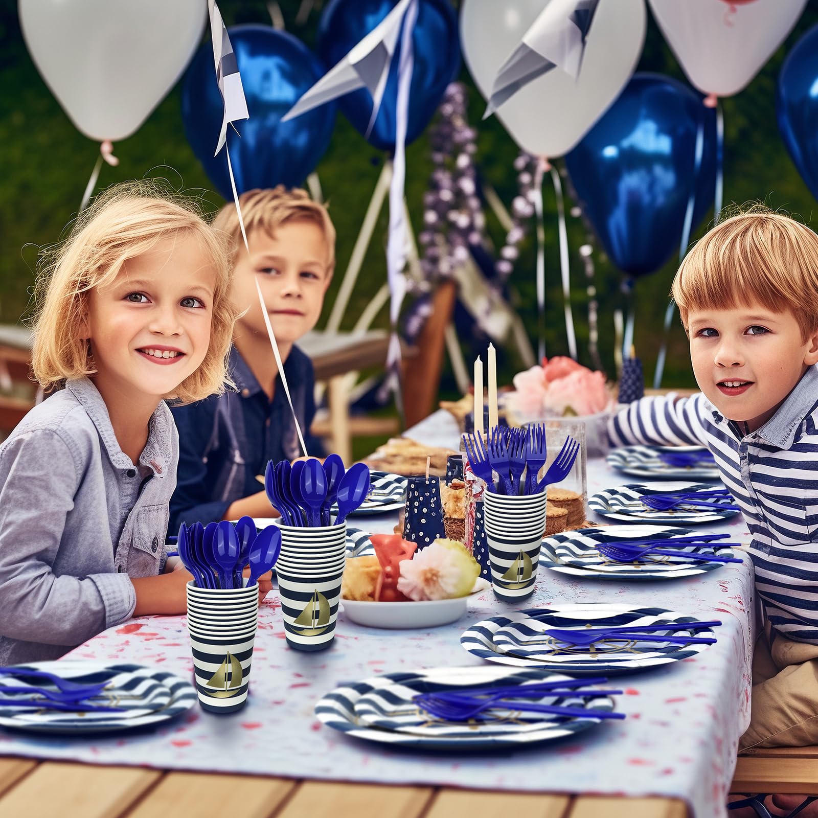 SamPartyShop Nautical decor pack enhances ambiance with sail patterns