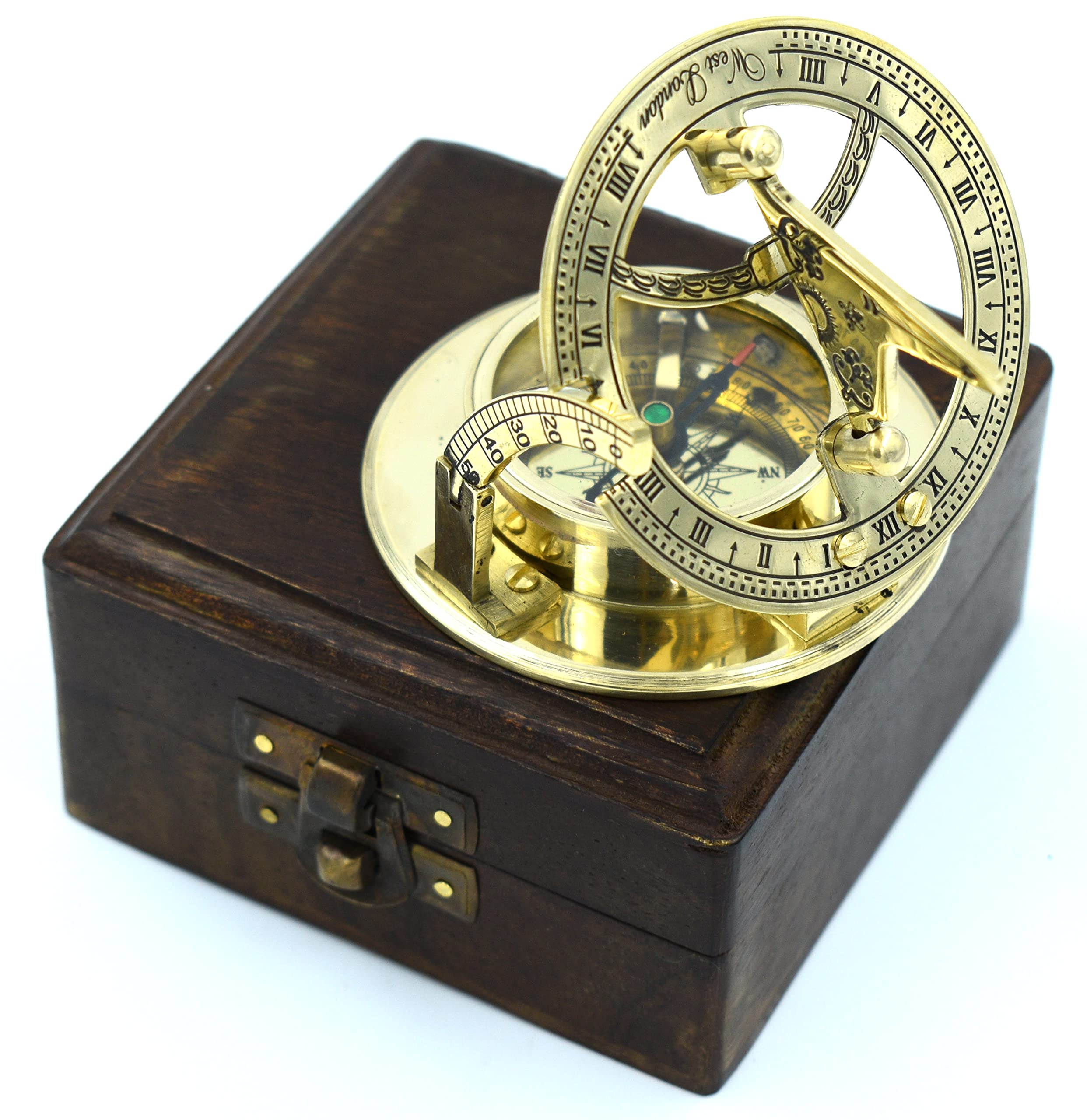 SARA NAUTICAL ship-replica decor evokes seafaring history in living rooms and offices.